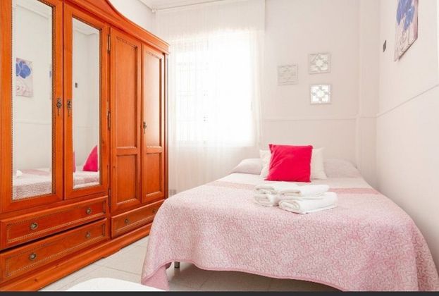 Foto 2 de Alquiler de piso en calle Catamarán de 3 habitaciones con muebles y aire acondicionado
