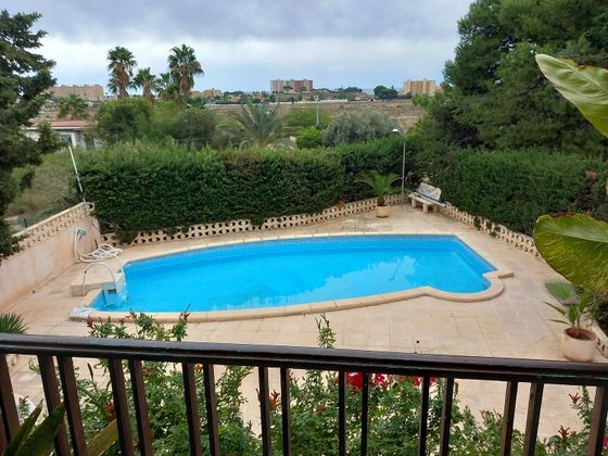 Foto 2 de Xalet en venda a Campello Pueblo de 4 habitacions amb terrassa i piscina