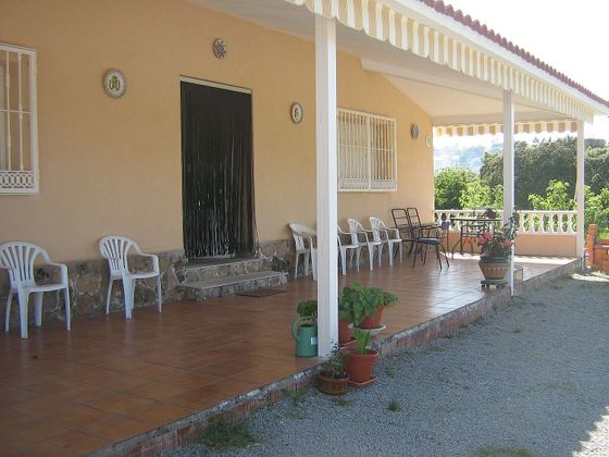 Foto 2 de Chalet en venta en Belvís de Monroy de 3 habitaciones con terraza y jardín