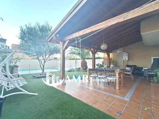 Foto 1 de Casa adossada en venda a Illescas de 5 habitacions amb terrassa i piscina
