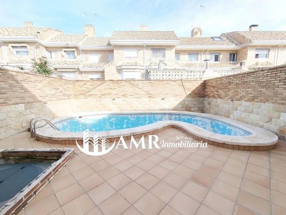 Foto 1 de Casa adossada en venda a La Ermita de 5 habitacions amb piscina i garatge