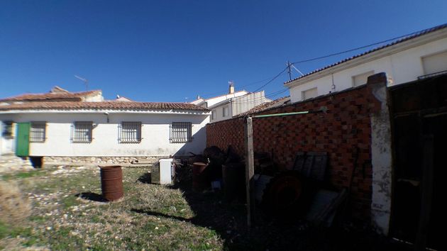 Foto 1 de Xalet en venda a calle Virgen de la Cabeza de 7 habitacions amb jardí