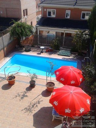 Foto 2 de Venta de casa en Hispanoamérica - Comunidades de 4 habitaciones con terraza y piscina