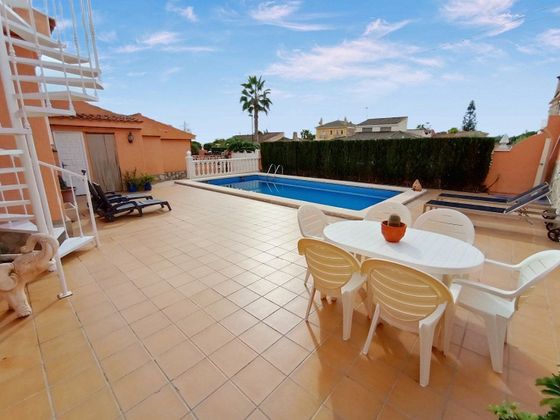 Foto 1 de Xalet en venda a Los Girasoles de 5 habitacions amb terrassa i piscina