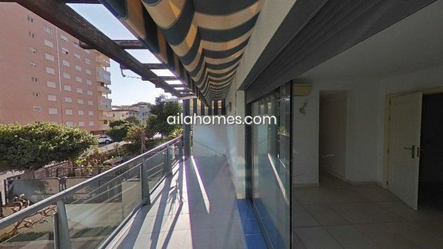 Foto 2 de Casa adossada en venda a La Cala de Villajoyosa de 3 habitacions amb terrassa i piscina