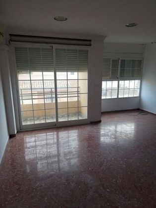 Foto 2 de Venta de piso en Benifaió de 3 habitaciones con balcón