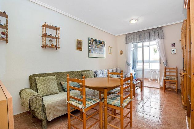 Foto 2 de Pis en venda a Nueva Torrevieja - Aguas Nuevas de 2 habitacions amb terrassa i piscina