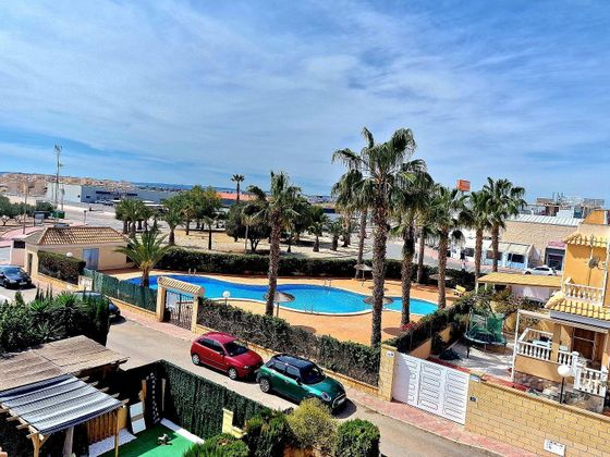 Foto 1 de Casa adossada en venda a Ciudad Quesada de 3 habitacions amb terrassa i piscina