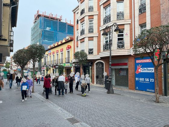 Foto 1 de Local en lloguer a calle Madrid de 184 m²