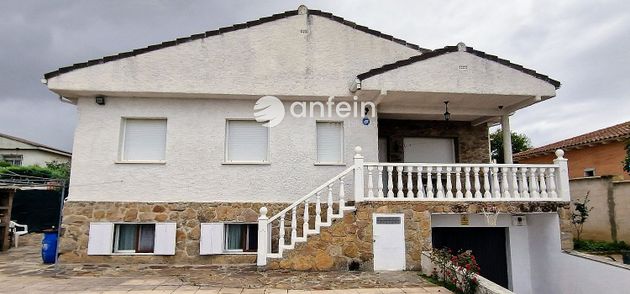 Foto 1 de Casa en venda a Ventas de Retamosa (Las) de 6 habitacions amb piscina i balcó