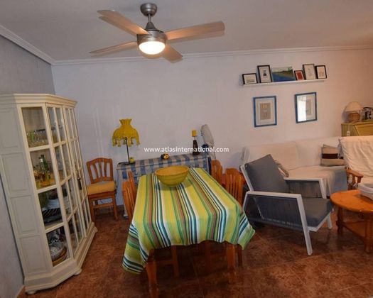 Foto 2 de Casa adosada en venta en Pueblo Latino de 4 habitaciones con terraza y aire acondicionado