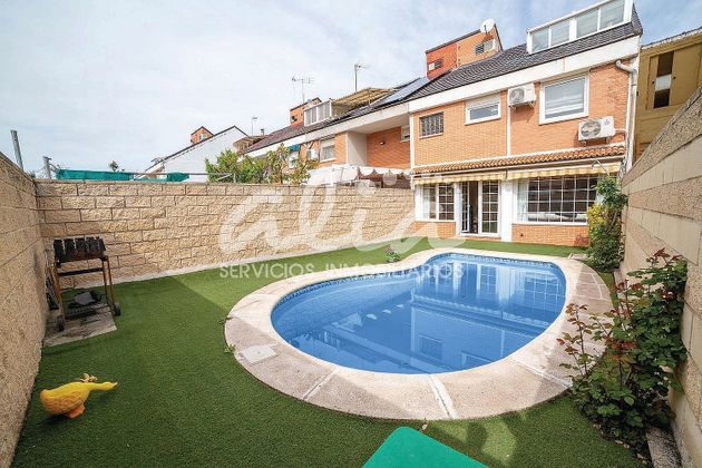 Foto 1 de Casa adossada en venda a Restón I - Restón II de 3 habitacions amb terrassa i piscina