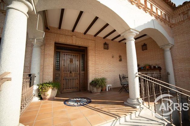 Foto 2 de Casa en venda a Yuncos de 8 habitacions amb terrassa i piscina