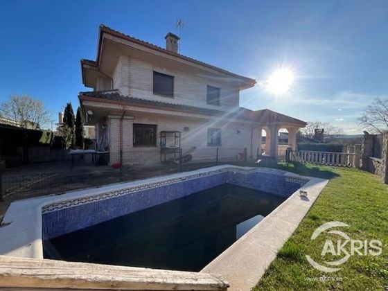 Foto 1 de Xalet en venda a Uceda de 5 habitacions amb terrassa i piscina