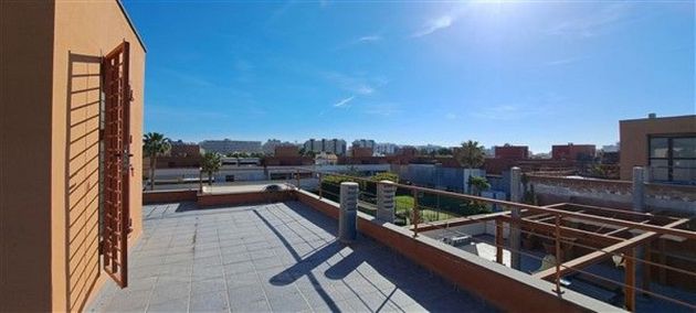 Foto 1 de Venta de ático en Alicante Golf de 3 habitaciones con terraza y piscina