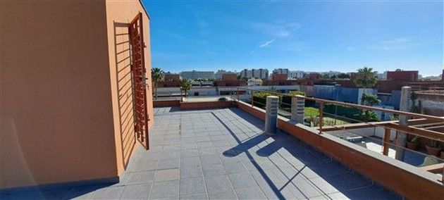 Foto 2 de Àtic en venda a Alicante Golf de 3 habitacions amb terrassa i piscina
