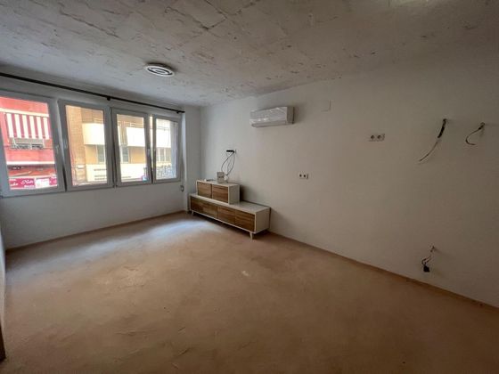 Foto 2 de Venta de piso en Raval Roig - Virgen del Socorro de 6 habitaciones con aire acondicionado y ascensor