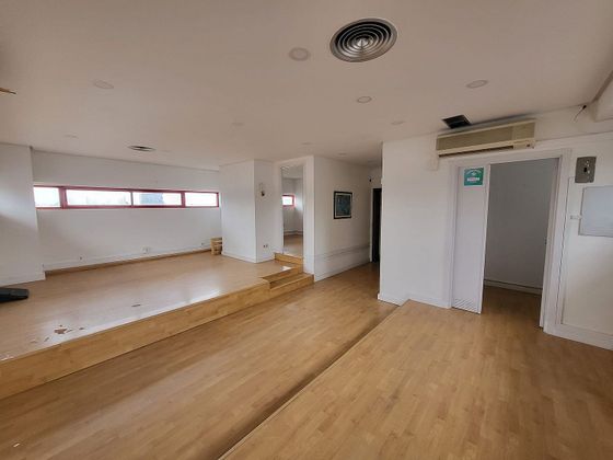 Foto 1 de Oficina en alquiler en calle Tierra de Barros de 85 m²
