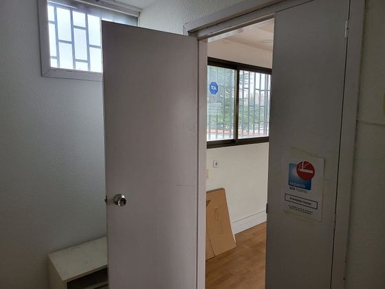 Foto 2 de Oficina en alquiler en calle Tierra de Barros de 85 m²