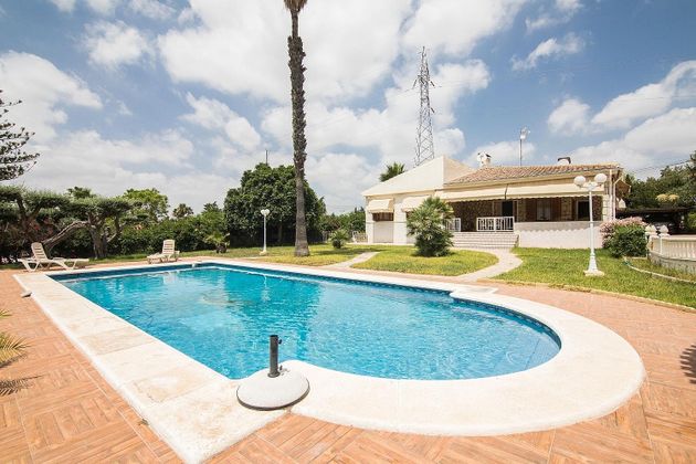 Foto 1 de Xalet en venda a calle Peña Las Aguilas de 5 habitacions amb piscina i garatge