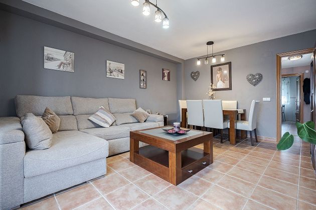 Foto 1 de Casa en venda a avenida De Castilla de 4 habitacions amb jardí i calefacció