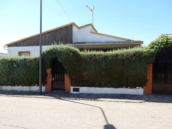 Foto 1 de Xalet en venda a Casarrubios del Monte pueblo de 4 habitacions amb terrassa i piscina