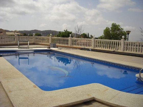 Foto 1 de Venta de chalet en Busot de 3 habitaciones con terraza y piscina