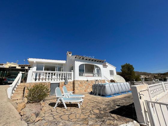 Foto 1 de Xalet en venda a Pueblo Acantilado-Venta Lanuza de 2 habitacions amb terrassa i piscina