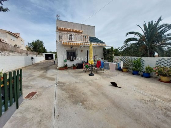 Foto 1 de Venta de casa en Pueblo Acantilado-Venta Lanuza de 3 habitaciones con terraza y piscina