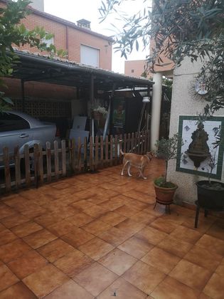 Foto 2 de Casa adossada en venda a Humanes de Madrid de 4 habitacions amb terrassa i garatge