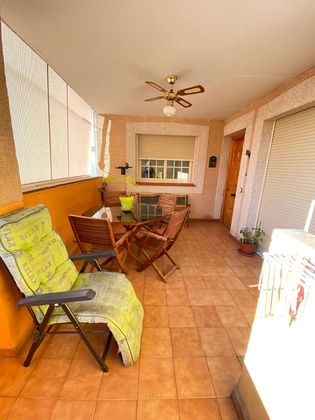 Foto 2 de Casa adossada en venda a Velilla de San Antonio de 3 habitacions amb terrassa i garatge