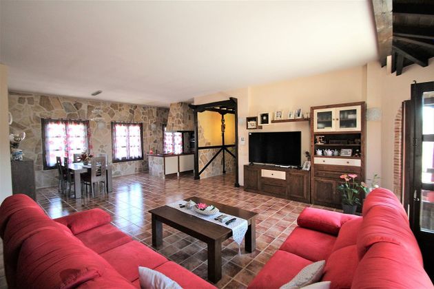 Foto 1 de Xalet en venda a Griñón de 4 habitacions amb garatge i jardí