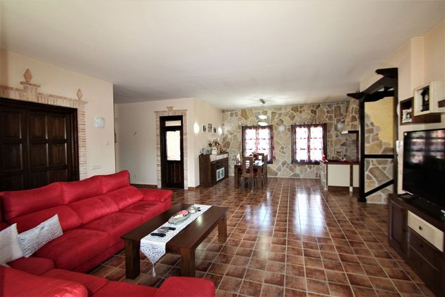 Foto 2 de Xalet en venda a Griñón de 4 habitacions amb garatge i jardí