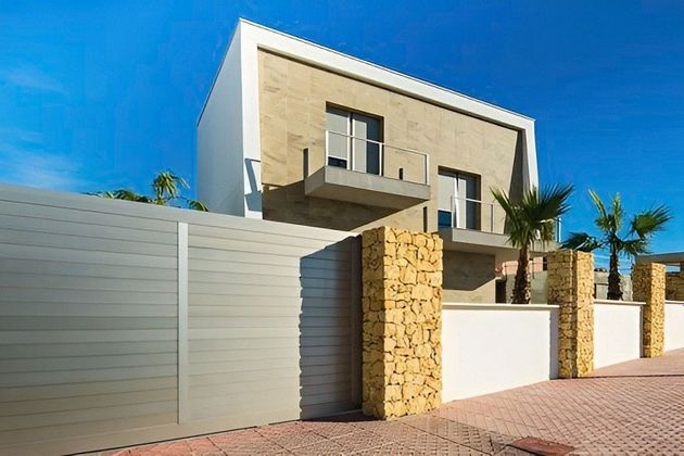 Foto 1 de Casa en venda a Ciudad Quesada de 6 habitacions amb terrassa i piscina