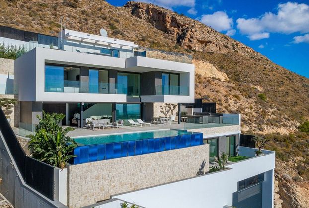 Foto 1 de Casa en venda a Cala de Finestrat de 4 habitacions amb terrassa i piscina