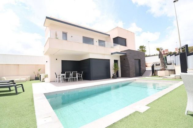 Foto 2 de Casa en venda a San Miguel de Salinas de 3 habitacions amb terrassa i piscina