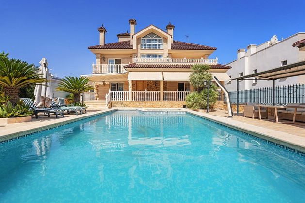 Foto 1 de Casa en venda a  El Acequión - Los Naúfragos de 5 habitacions amb terrassa i piscina