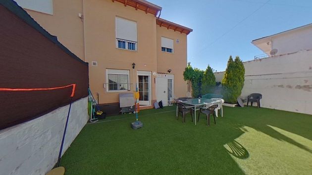 Foto 1 de Casa en venda a Valdeaveruelo de 3 habitacions amb piscina i garatge
