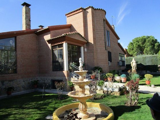 Foto 1 de Xalet en venda a Peñas Albas de 4 habitacions amb terrassa i piscina