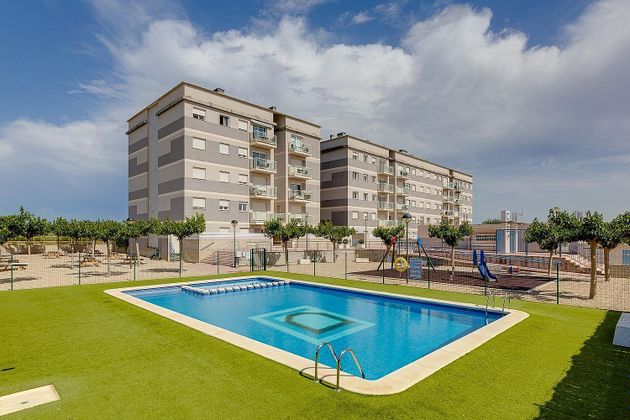 Foto 1 de Venta de piso en avenida De la Mujer de 3 habitaciones con terraza y piscina