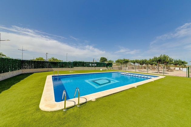 Foto 2 de Pis en venda a avenida De la Mujer de 3 habitacions amb terrassa i piscina