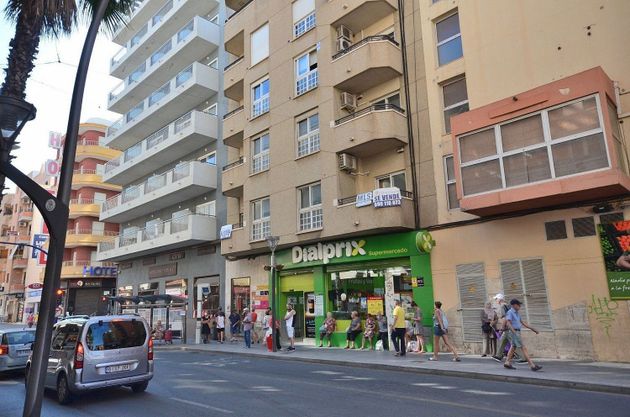 Foto 2 de Venta de local en calle Ramón Gallud con terraza