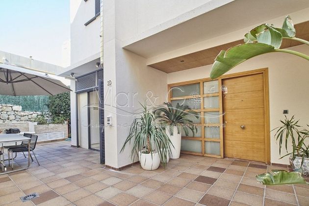 Foto 2 de Casa adossada en venda a calle La Doblada de 4 habitacions amb terrassa i piscina