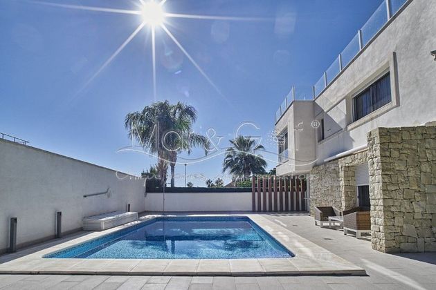 Foto 1 de Chalet en venta en Cabo de las Huertas de 4 habitaciones con terraza y piscina