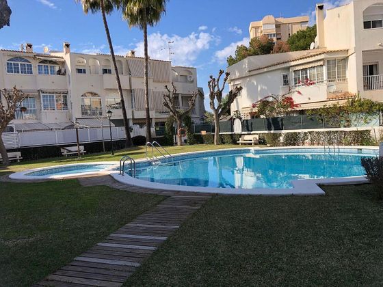 Foto 1 de Casa en lloguer a Playa Mucha Vista de 3 habitacions amb terrassa i piscina