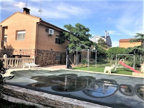 Foto 1 de Xalet en venda a Carranque de 4 habitacions amb terrassa i piscina
