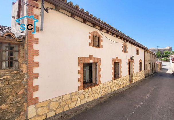 Foto 1 de Casa adossada en venda a Torremocha del Campo de 4 habitacions amb garatge i calefacció