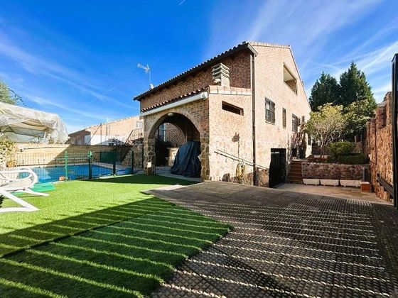 Foto 1 de Chalet en venta en Los Villares de 5 habitaciones con terraza y piscina