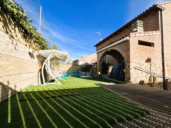 Foto 2 de Chalet en venta en Los Villares de 5 habitaciones con terraza y piscina