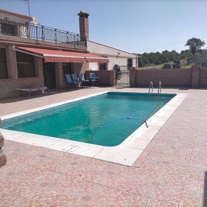 Foto 1 de Venta de chalet en San Martín de Pusa de 6 habitaciones con terraza y piscina